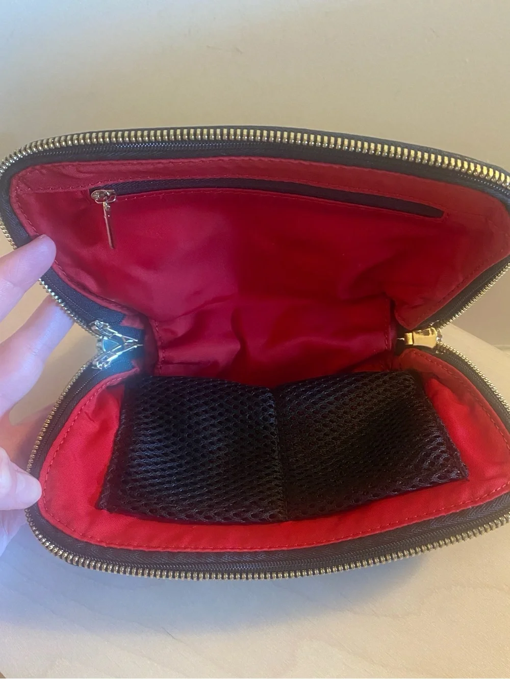 Kusshi Black Leather Everyday Makeup Bag